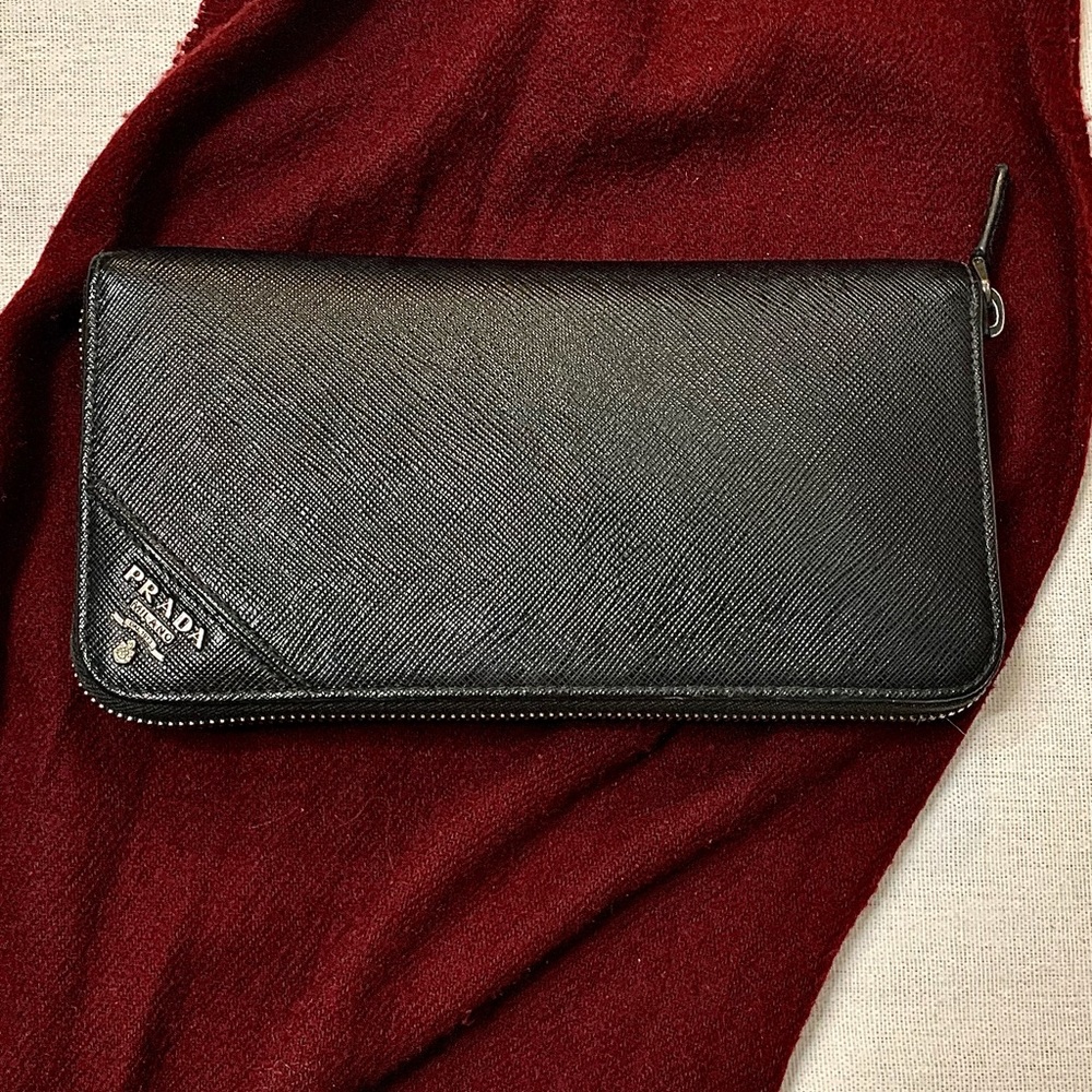 Prada Large Wallet Zip ‘Saffiano Leather Wallet’ mens & womens wallet / pouch